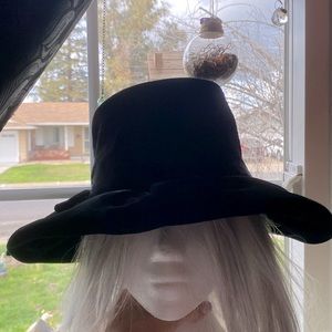 Black velvet vintage 1960s hat